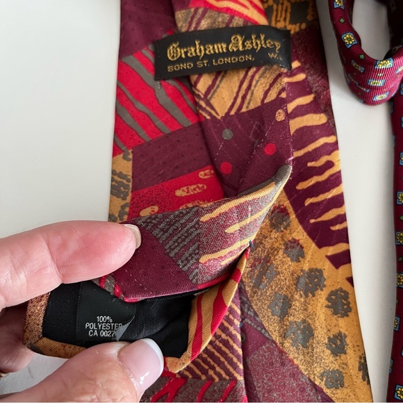 3 ASSORTED MODISH TIES - Picture 4 of 6